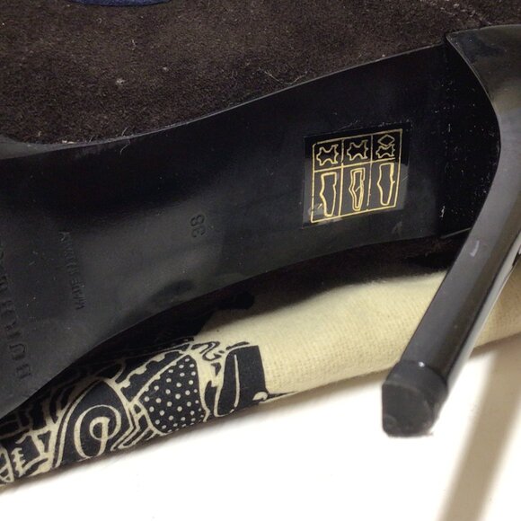 NIB Burberry Burberry Runway Lilybell Emb120 V Cut Bootie - Picture 4 of 10